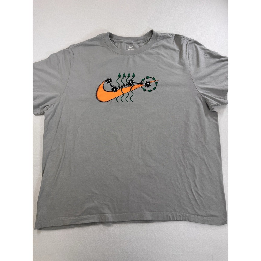 Nike Mens Graphic T Shirt 2XL Gray Swoosh With Arrows Crewneck Short Sleeve EUC